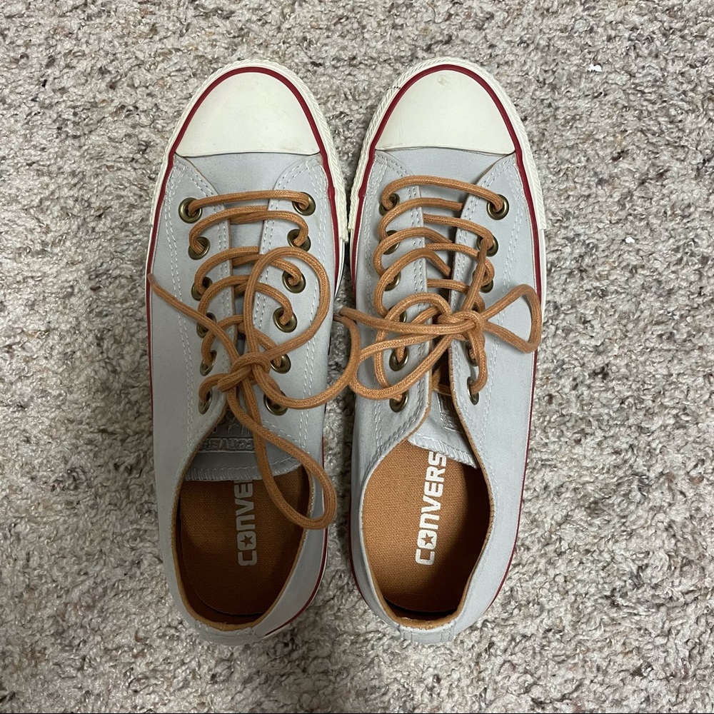Size 7 Light gray chuck taylor converse sneakers
